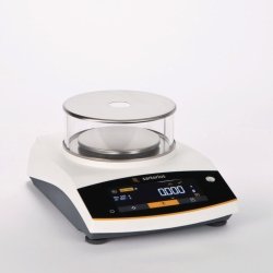 Precision balances Entris® II with glass ring and lid