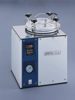 Laboratory autoclaves with heating