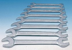 Double open-ended spanner set