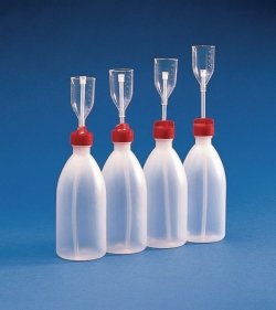 Dispensing bottles, PE, with graduated measuring cup