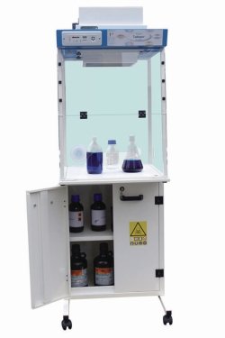 Workstation with Deaerated Storage Cabinet LABOPUR® H Series Package