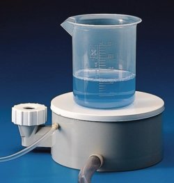 Magnetic stirrer, operated by water/air pressure